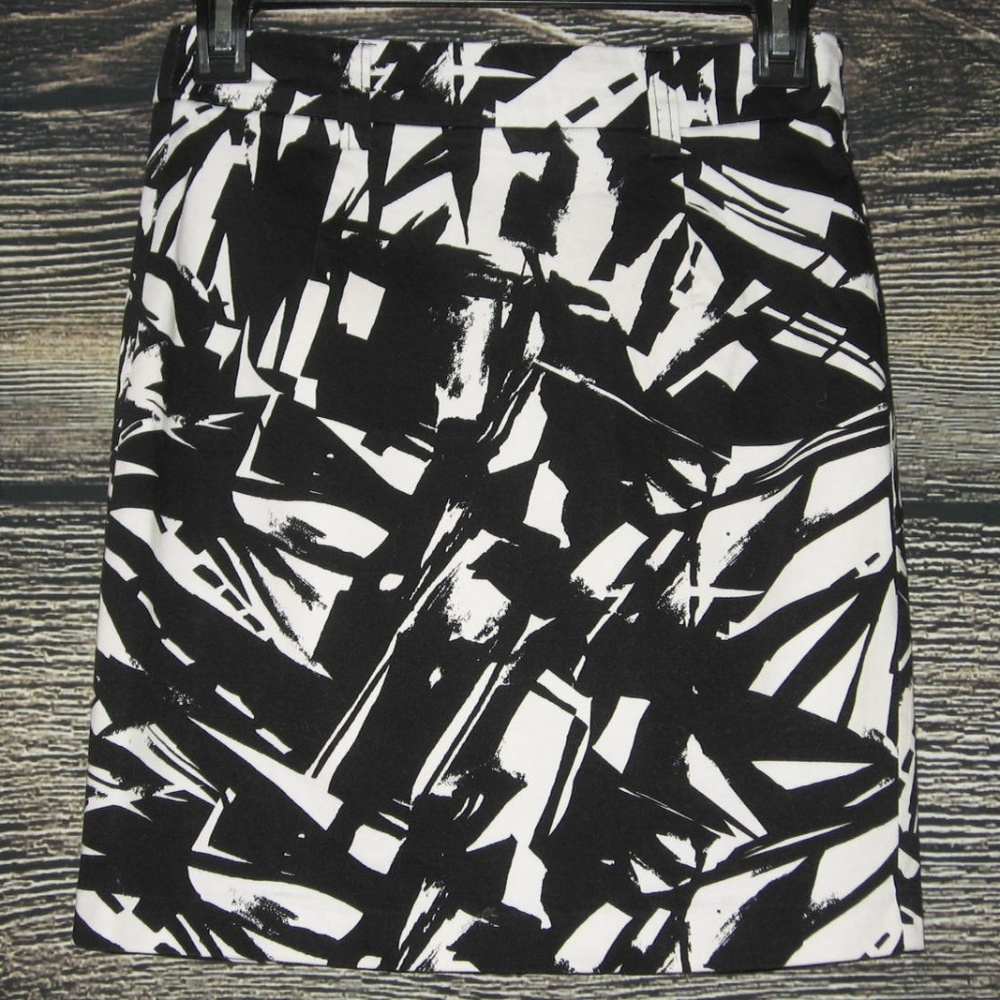 Forever 21 Black & White Print Woman's Skirt S/P